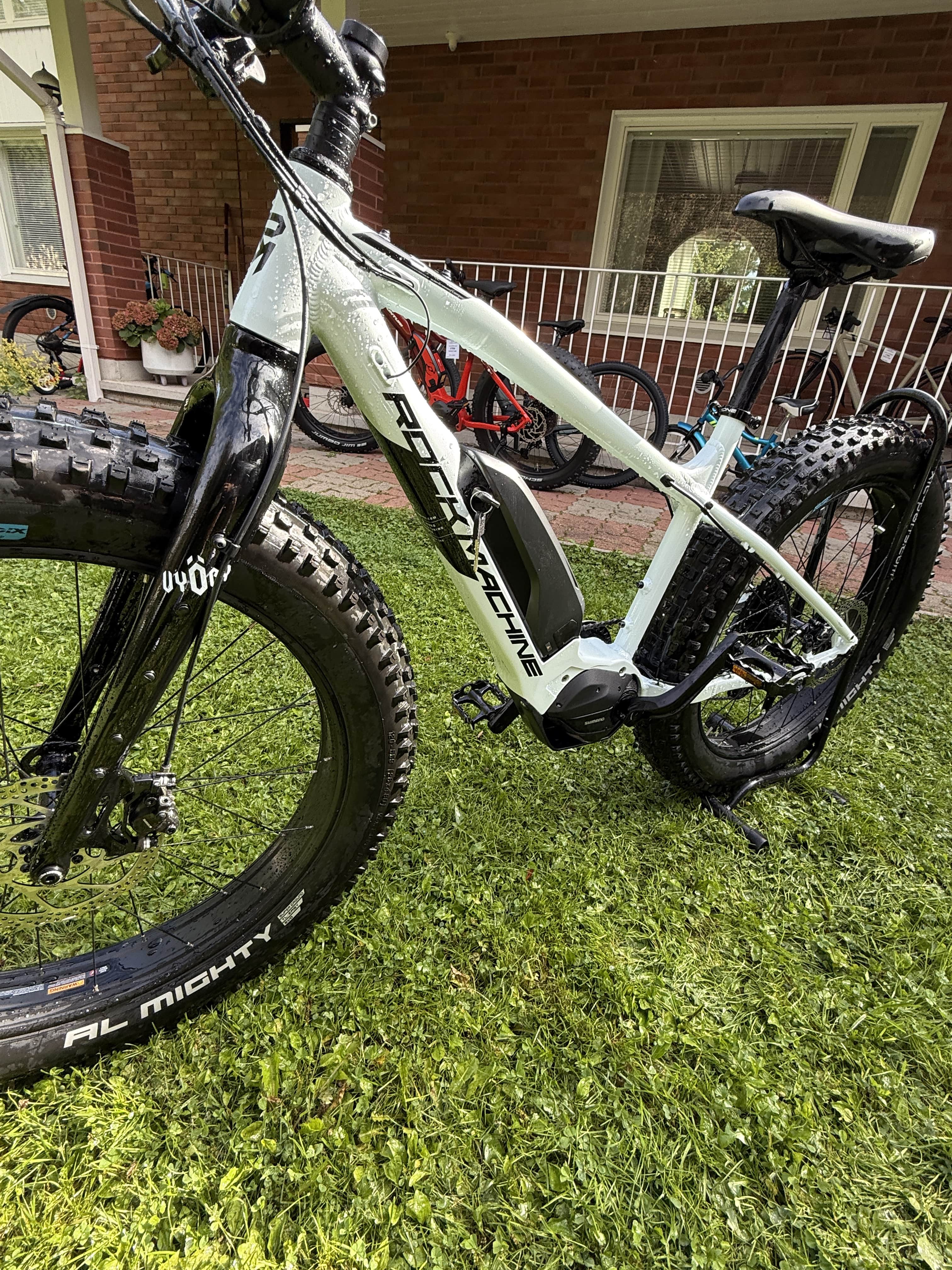 Rock Machine E50R esittelypyöriä nopeimmille! - Image 5